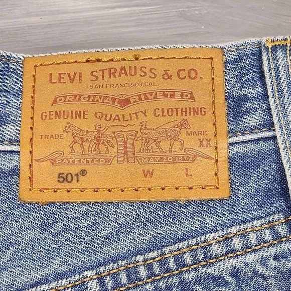 Levi's 501 Denim‎ Shorts Premium Button Fly Distressed Cut Off Size 25 - Picture 4 of 13